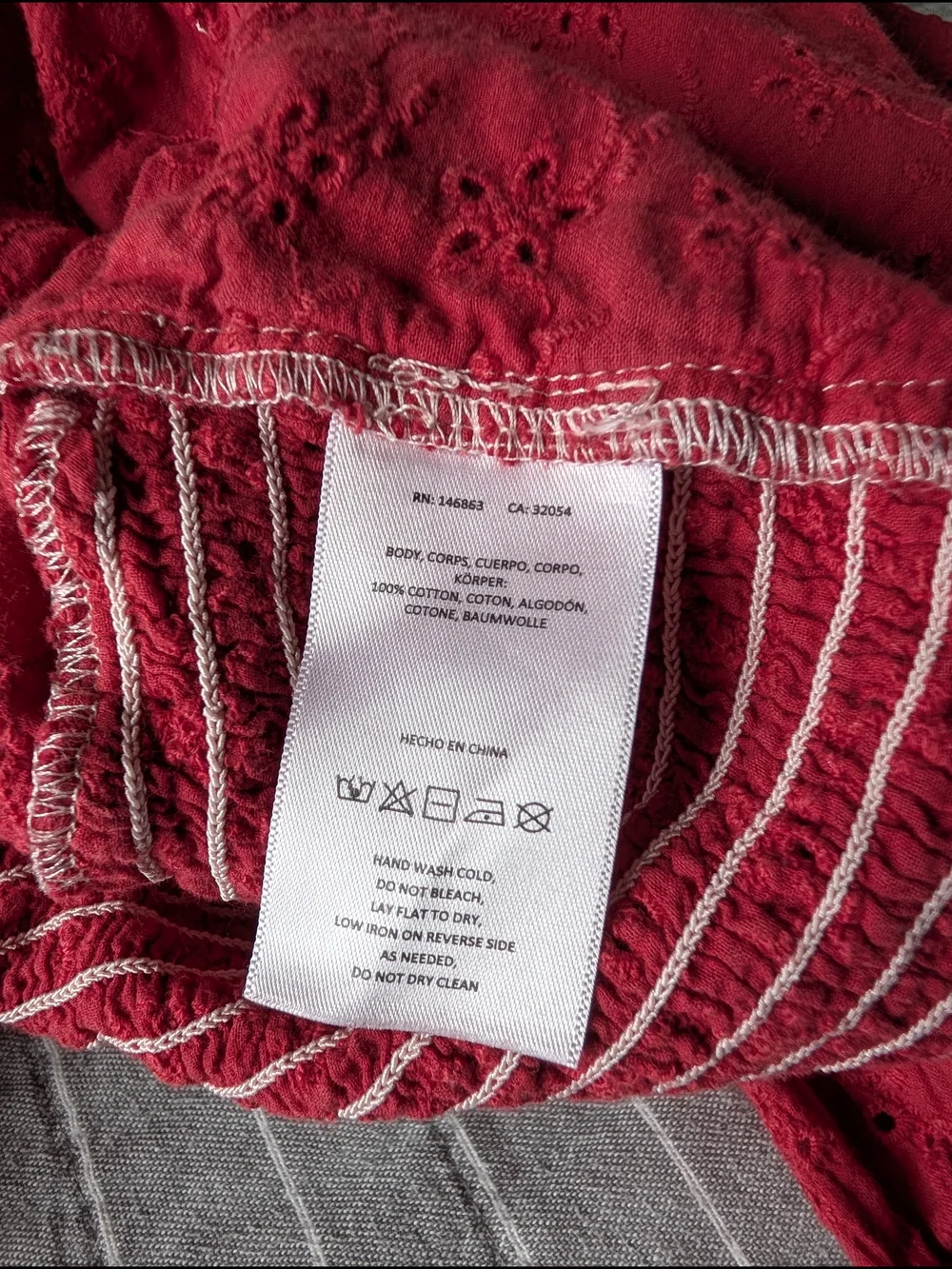 Mare Mare Dyed Red Eyelet Button-Front V-Neck Women's Top Size L